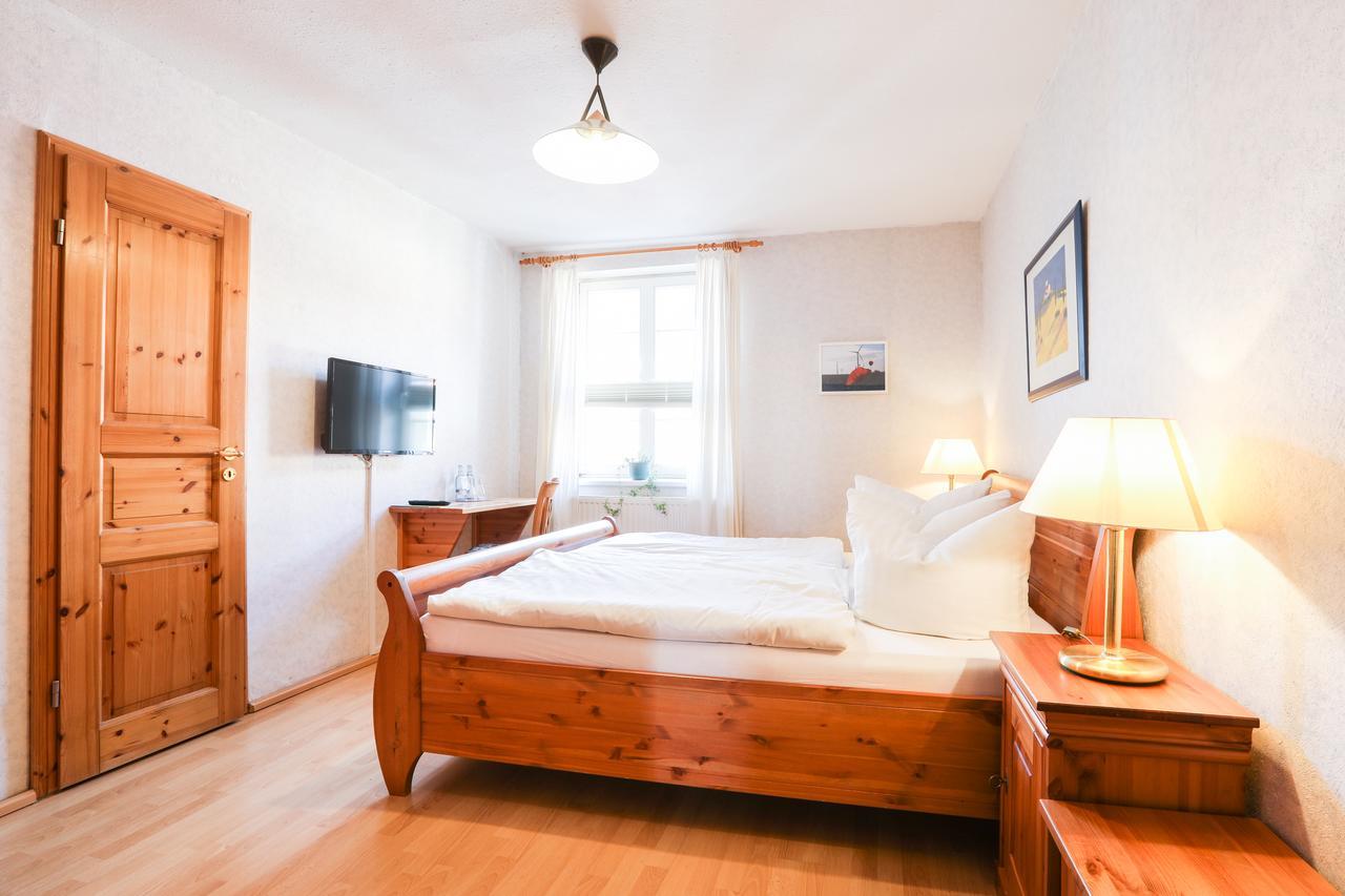 Hotel Buetzower Hof Екстериор снимка