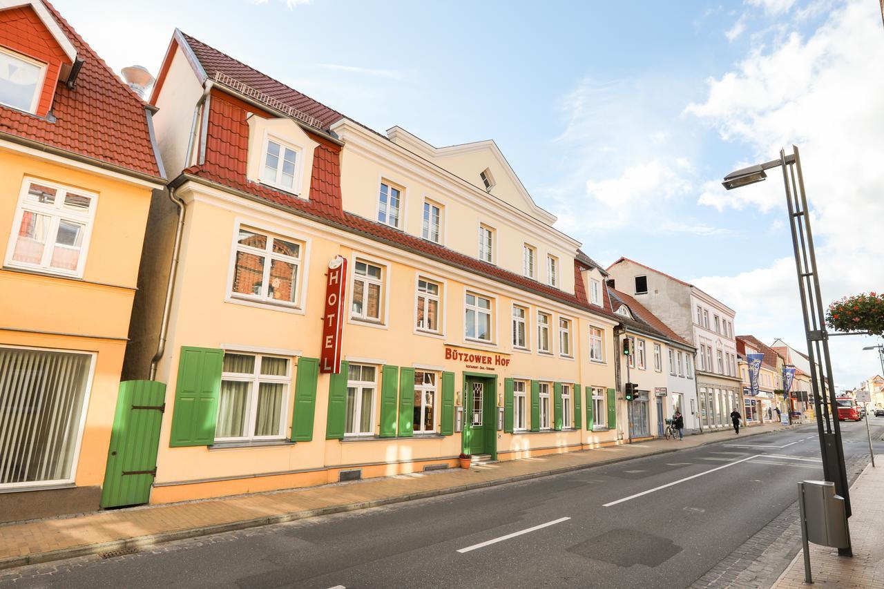 Hotel Buetzower Hof Екстериор снимка